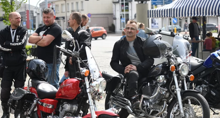 Retro Niedziela: Miłość do Motoryzacji i Wsparcie Dla Michalinki (GALERIA) 