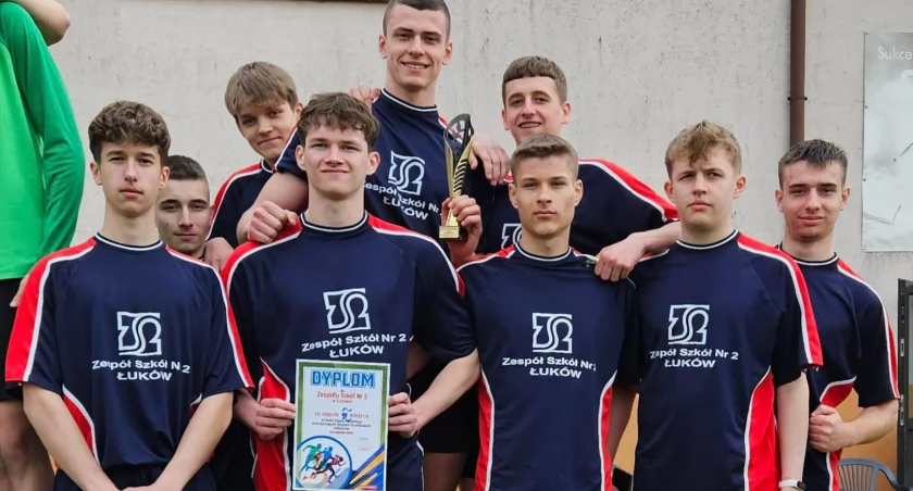   Emocje sięgały zenitu podczas Mistrzostw Rejonu, gdzie lekkoatleci Zespołu Szkół nr 2 w Łukowie stanęli na podium!  