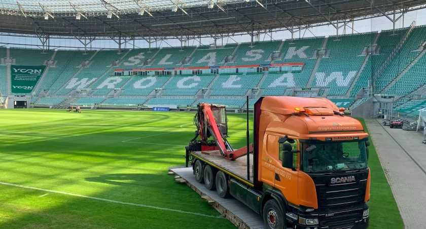 Tymczasowe Drogi Modułowe z Lukowa otwierają nowe możliwości na stadionie Sląska Wrocław