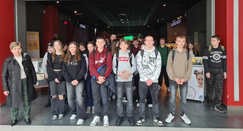 Młodzi w Wojcieszkowa w kinie: Film Czerwone Maki i Kamila Labuddy - historia Monte Cassino oraz życie influencera