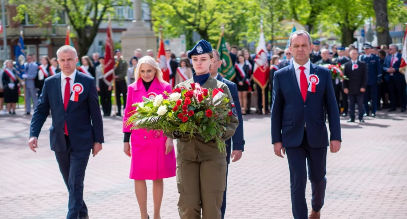 Obchody 3 Maja w Łukowie: Składanie kwiatów, biegi uliczne i uroczystości - Zapraszamy do uczestnictwa!