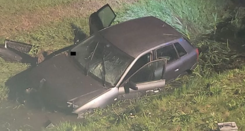 28-latek kierujący Audi z 2 promilami alkoholu. Skończył w rowie 
