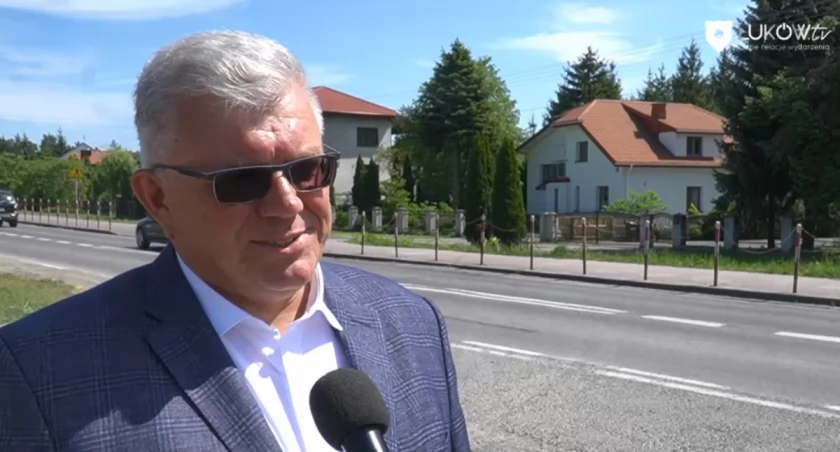 Trwa remont drogi wojewódzkiej 806: Modernizacja infrastruktury dla komfortu i bezpieczeństwa