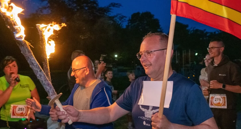 Święto Łukowa: Pochodnia na ulicach - niezapomniane wydarzenie | Zdjęcia i wideo | Łuków TV zaprasza! 