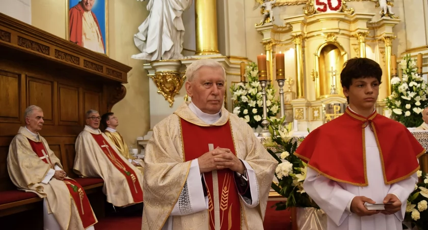 Jubileusz 50-lecia Kapłaństwa Ks. Prałata Antoniego Pietruszki: Uroczysta Msza Święta w Parafii Przemienienia Pańskiego