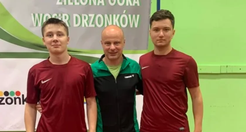 Drużyna IV LO Łuków z sukcesami na ogólnopolskich zawodach w tenisie stołowym