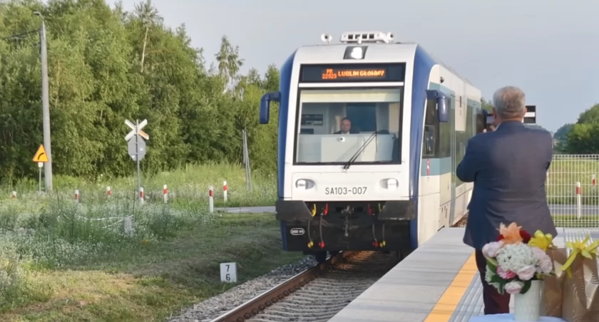 Przystanek w Aleksandrowie otwarty. Dziś przyjechał pierwszy pociąg 