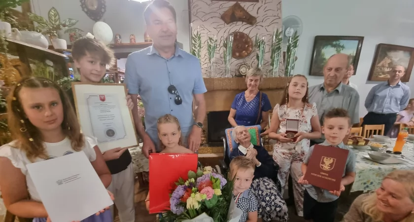 Niezwykły jubileusz Pani Genowefy Basek: Sto lat życia pełnego poświęcenia i pracy