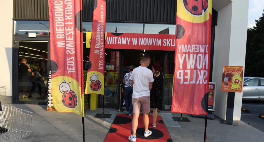 Otwarcie pierwszej Biedronki w Świdrach pod Łukowem - relacja fotoreportera Lukoe.tv