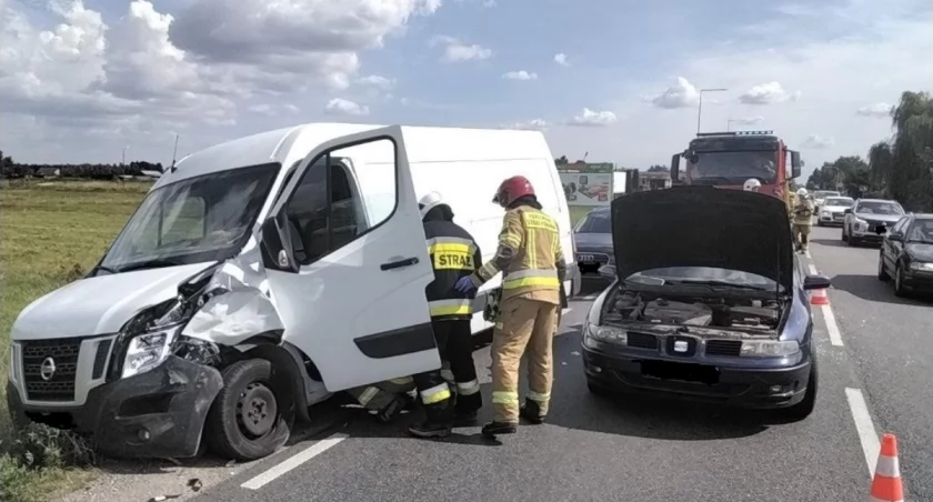 Wypadek drogowy na drodze krajowej nr 19! Akcja ratunkowa strażaków 