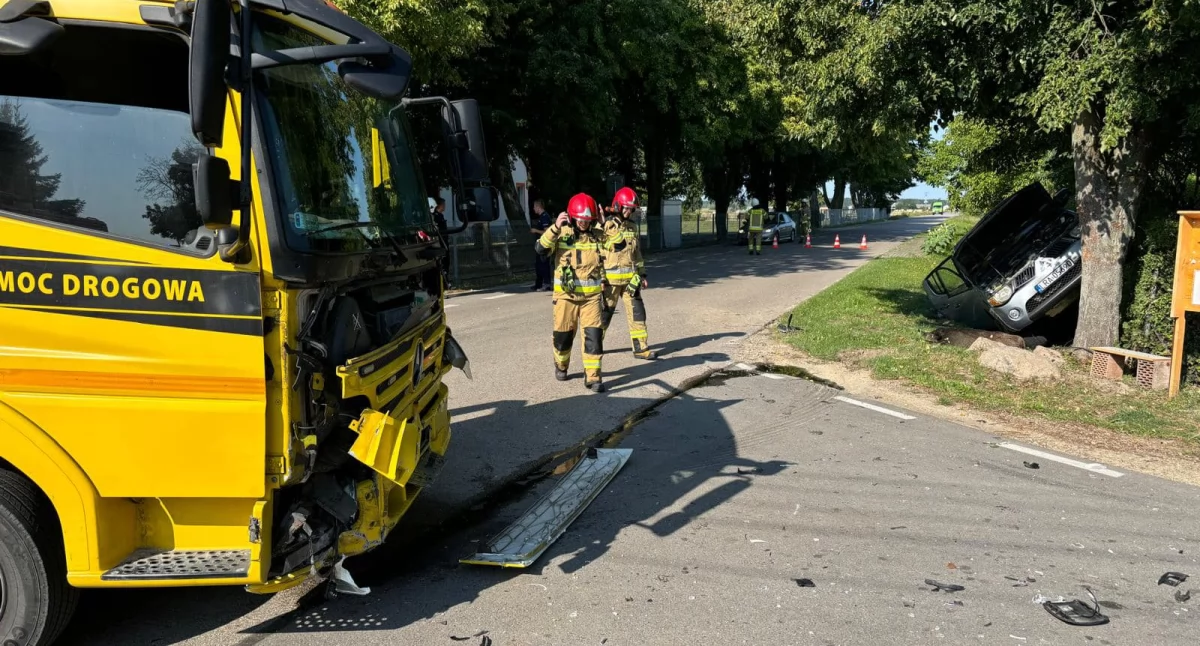 Wypadek drogowy w Siedliskach: Jedna osoba ranna i dzik na poboczu