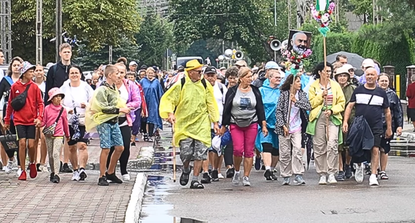 Mieszkańcy Wojcieszkowa pięknie przyjęli pielgrzymów. Żurek od 