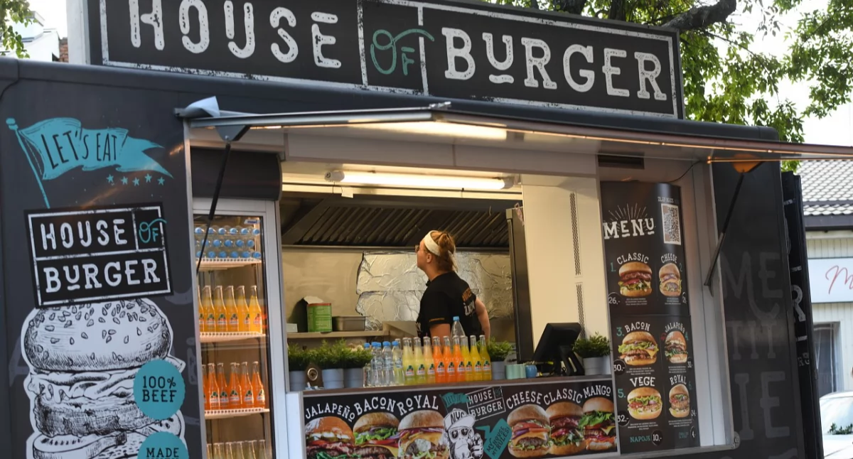 Zlot Foodtrucków w Łukowie: Kulinarna uczta na Placu Solidarności i Wolności