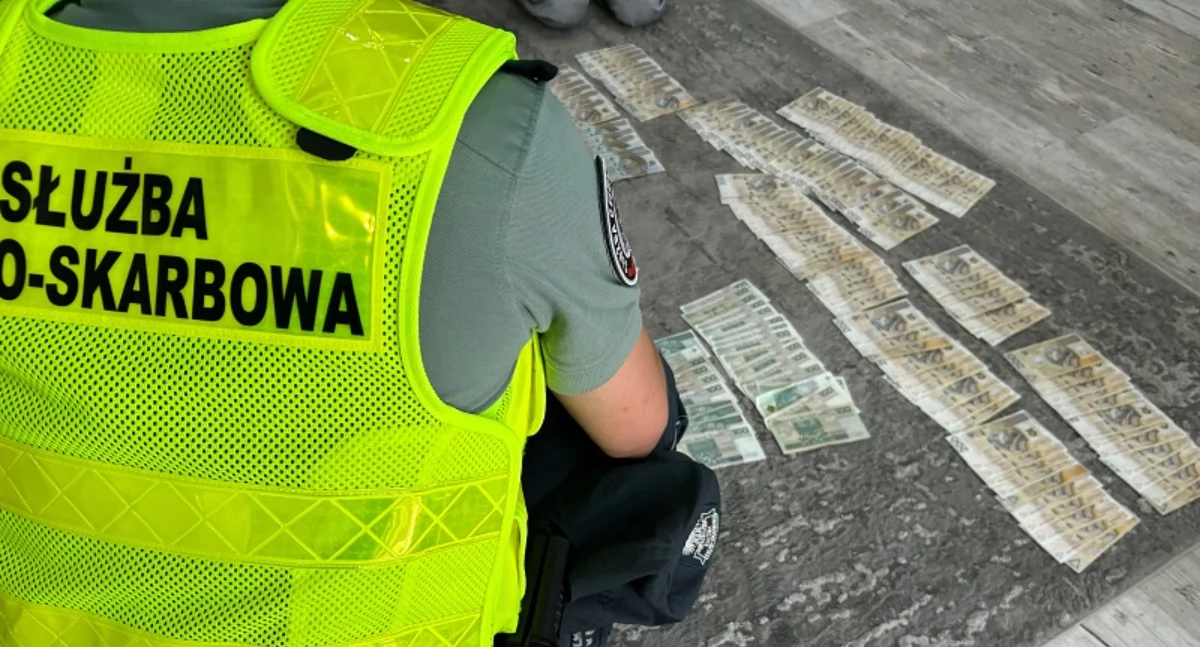 Fala podróbek w Łukowie: 5 tysięcy fałszywych towarów i 90 tys. zł w gotówce
