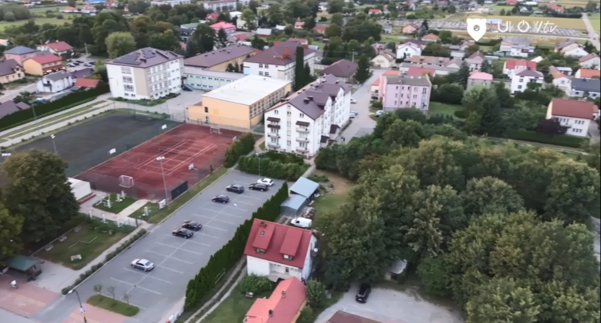 Adamów z lotu ptaka (WIDEO)