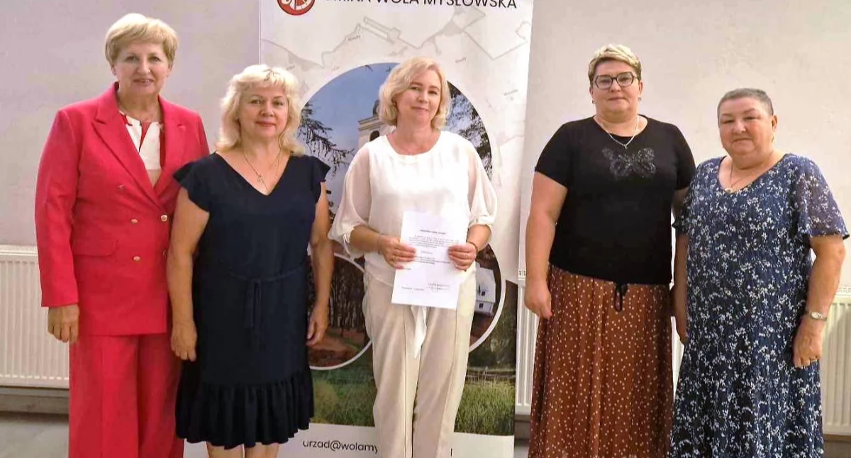 Nauczycielki w gminie Wola Mysłowska awansowały na nauczycieli mianowanych - Justyna Lecyk i Izabela Czajka 