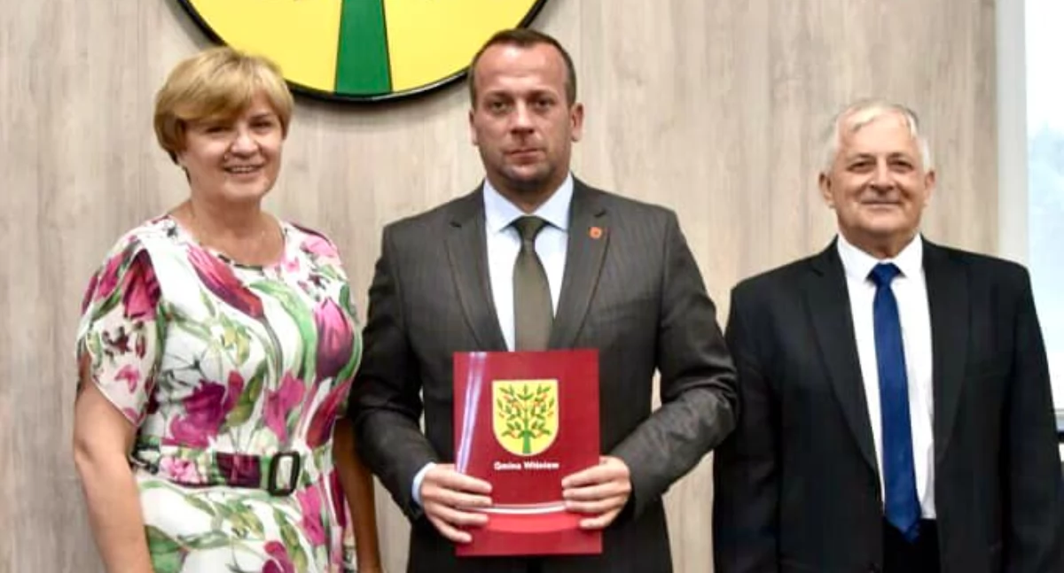 Radny z Łukowa Arkadiusz Pogonowski nowym dyrektorem szkoły w Śmiarach