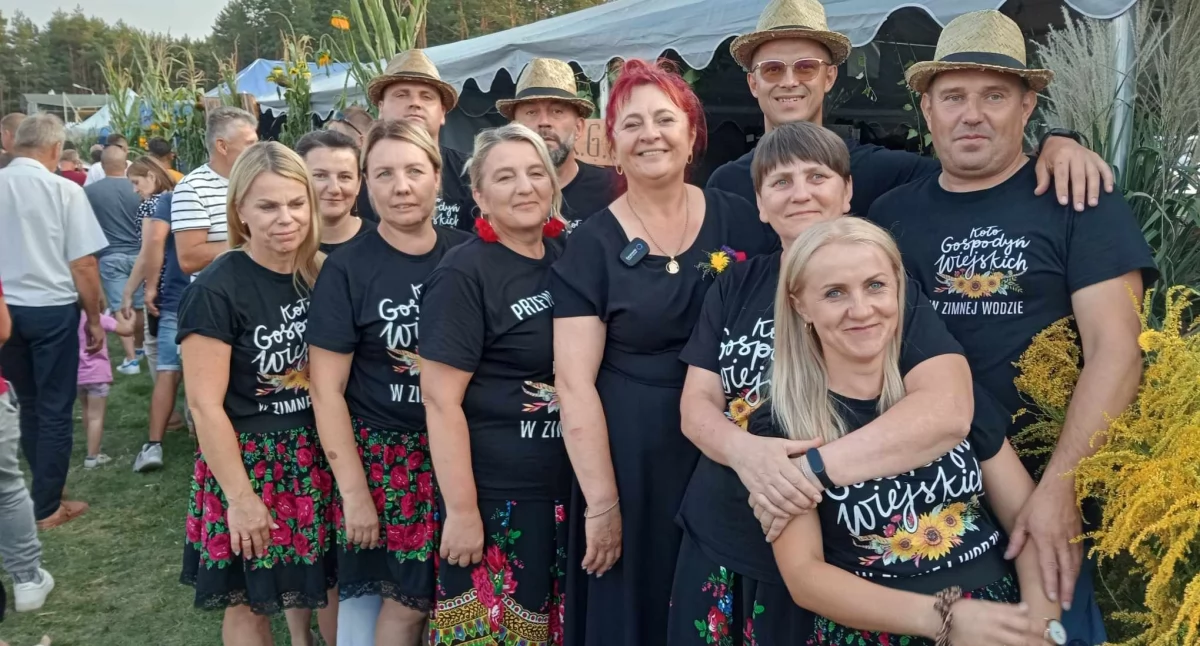 Muzyka, tradycja i wspólna zabawa. Trwają Dożynki Gminne 2024 w Krzywdzie