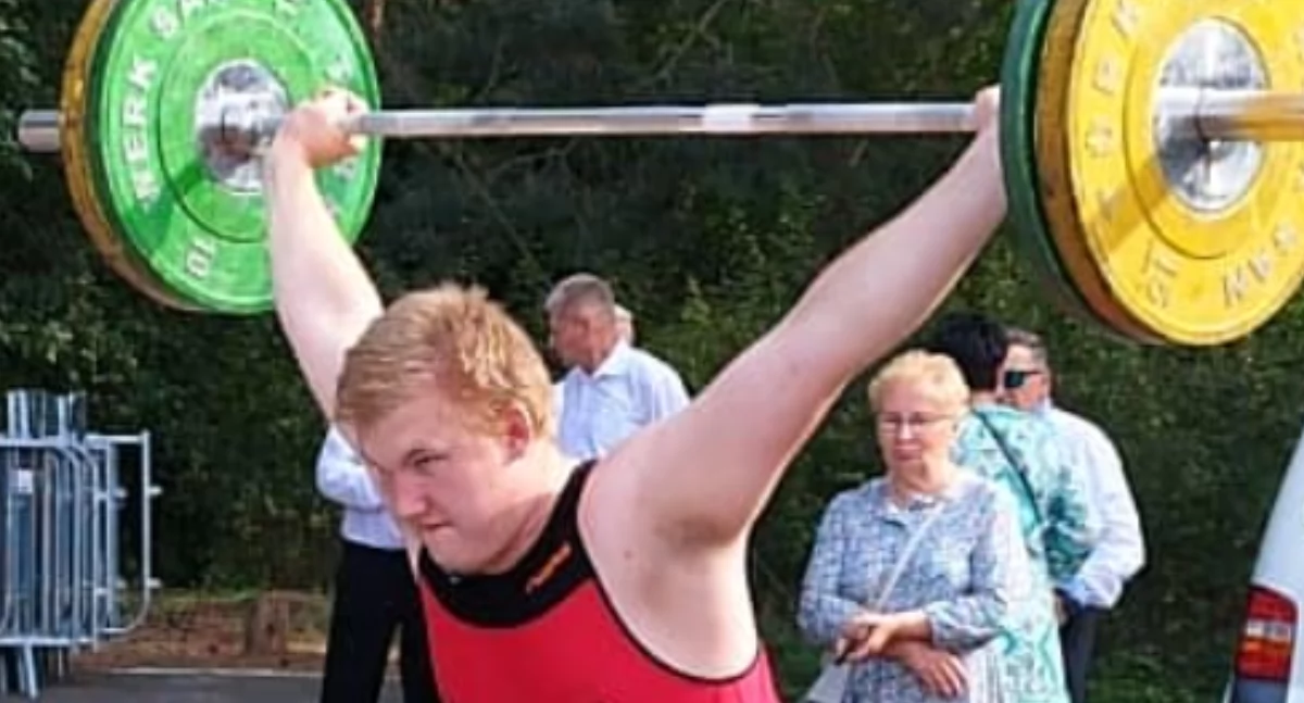   Spektakularny pokaz podnoszenia ciężarów i wyróżnienie dla Rafała Łobejko z Olimpijczyka Łuków