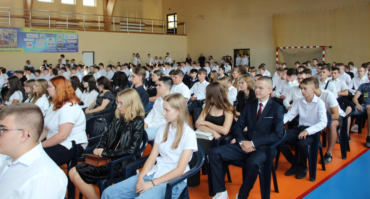 Łuków W Zespole Szkół Nr 1 im. Henryka Sienkiewicza zaczęli naukę.. 