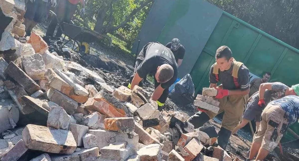  Strażacy z Zgórznicy są wspaniali. Pomogli pani Agacie, która straciła dom w pożarze!