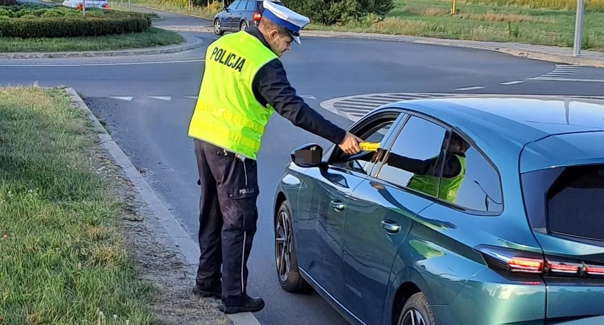 Trzeźwy poranek: 19-latek złapany za kółkiem bez prawa jazdy i pod wpływem alkoholu!