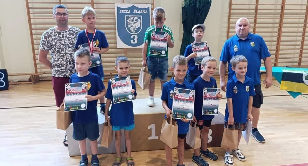 Oliwier Zabielski triumfuje w XI turnieju GRAND PRIX POLSKI 2024 w warcabach stupolowych