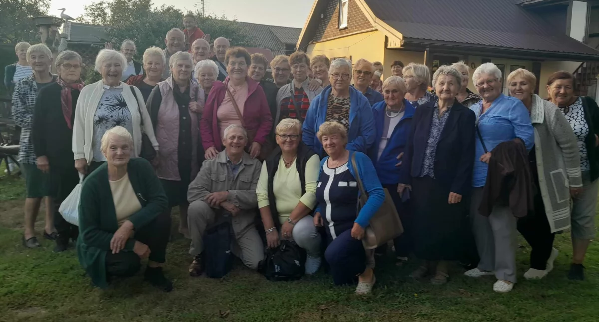 Seniorzy w akcji! Zawody sportowe i taneczne szaleństwo na Rańczu u Pana Stanisława! [ZDJĘCIA]