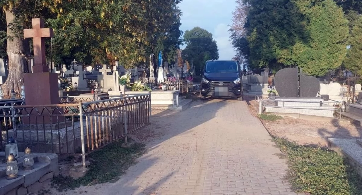Tragiczny wypadek na cmentarzu! 79-latka potrącona przez karawan