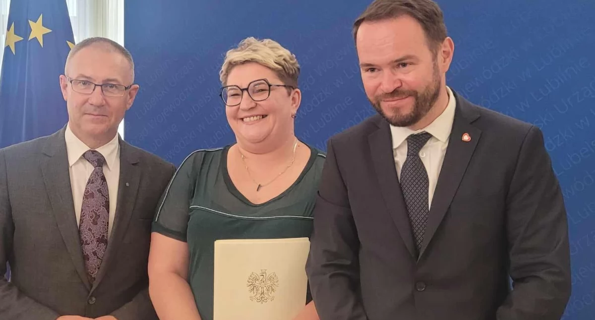 Podpisanie umowy na przebudowę drogi w Grudziu: Gmina Wola Mysłowska otrzymuje dofinansowanie