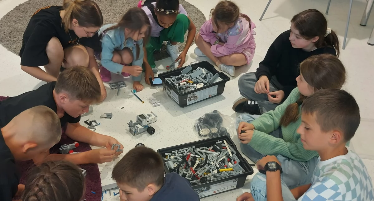 Młodzi programiści i ich roboty: IT for SHE Kids w Adamowie zakończone!