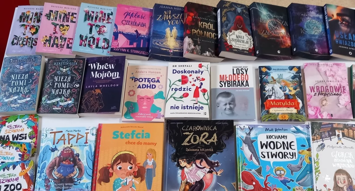 16 tysięcy na książki i audiobooki! Biblioteka w Starych Kobiałkach idzie z duchem czasu!