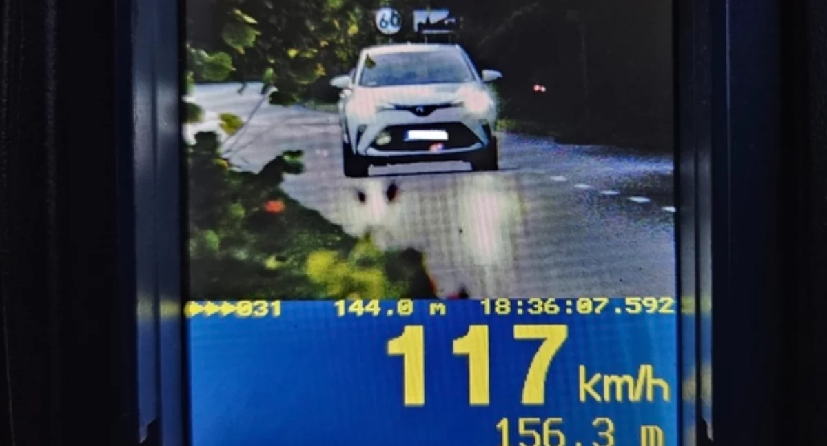 Pędziła 117 km/h w terenie zabudowanym! Kobieta straciła prawo jazdy i zapłaci gigantyczny mandat