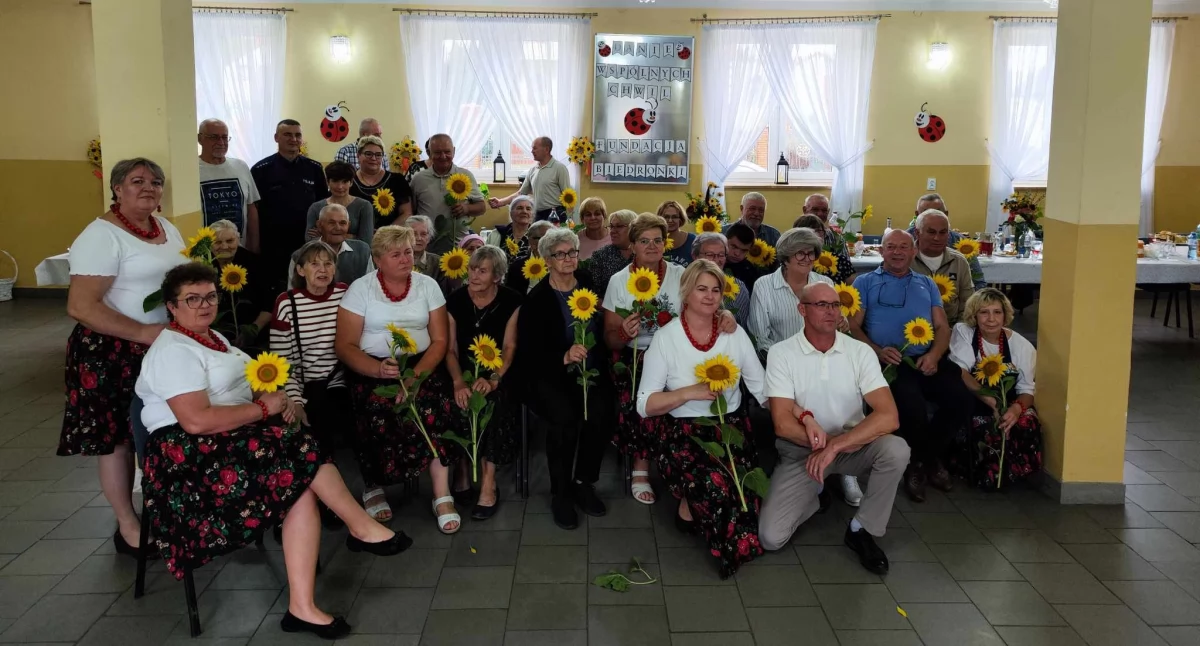 KGW Wólka Ciechomska żegna lato i dba o seniorów. Sukces Trzeciego Spotkania!
