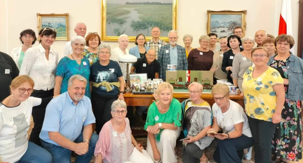 Seniorzy z Łukowa odwiedzają Sejm i uczestniczą w inauguracji UTW2050