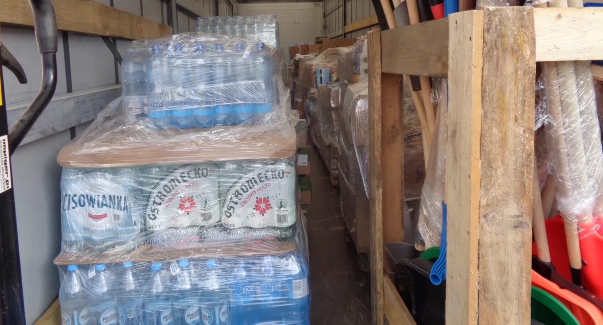 Transport pomocy humanitarnej z gminy Stoczek Łukowski dotarł do Wilkanowa w gminie Bystrzyca Kłodzka
