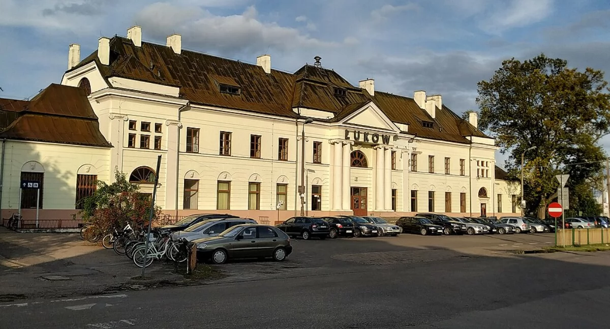 Łuków nie rezygnuje z planów budowy parkingu. Radni kontynuują starania o działkę przy dworcu PKP