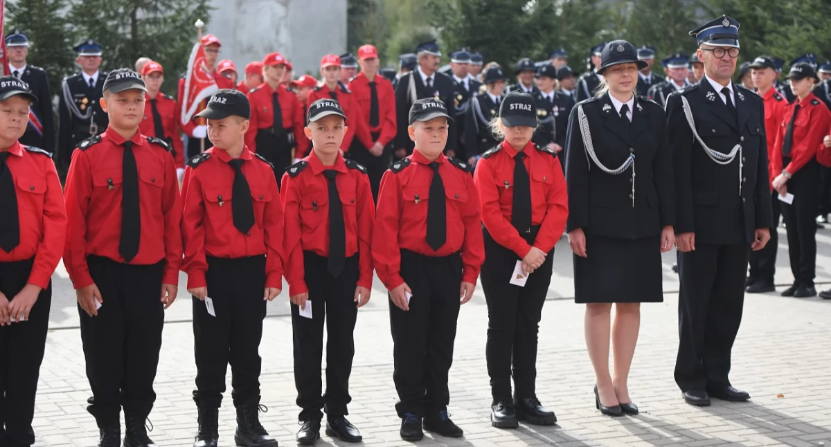 100 lat OSP Gręzówka. Odznaczenia, proporce i nagrody dla zasłużonych druhów i młodych strażaków!