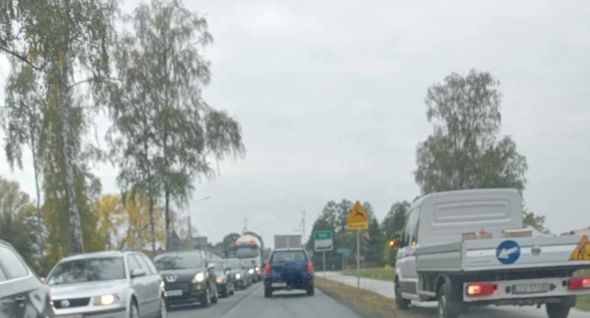 Uwaga! Remont drogi przy wjeździe do Łukowa. Gigantyczne korki i ruch wahadłowy!