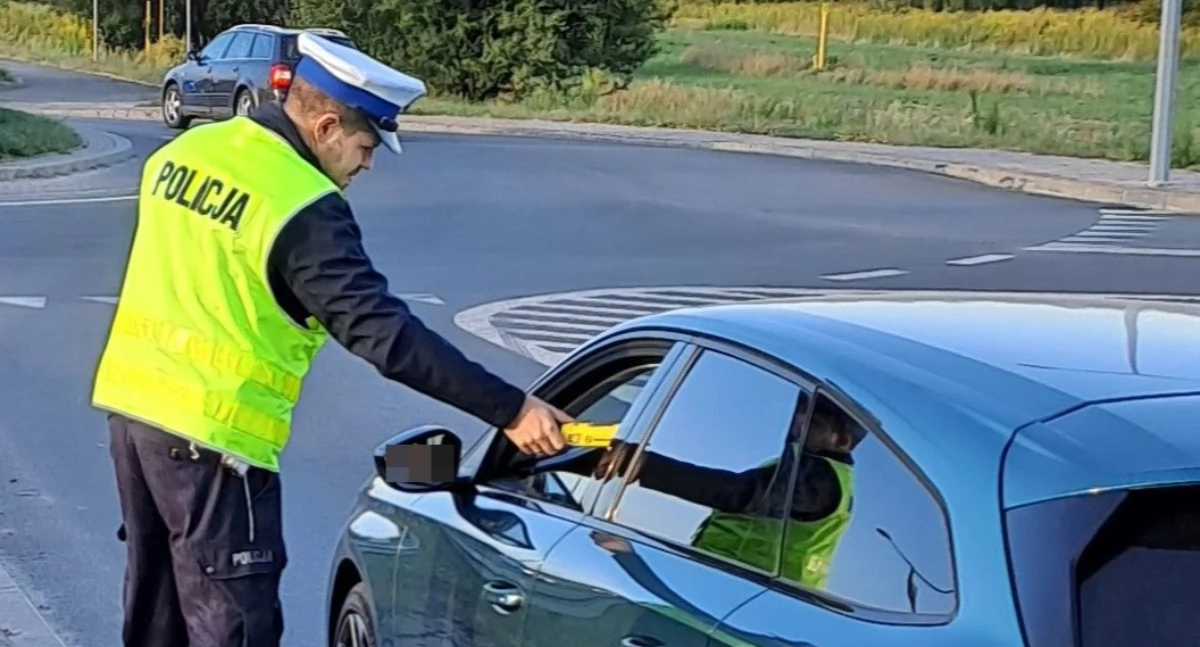 Łuków: 63-latek bez prawa jazdy zatrzymany podczas akcji policji. 800 kontroli. Ilu pijanych? 