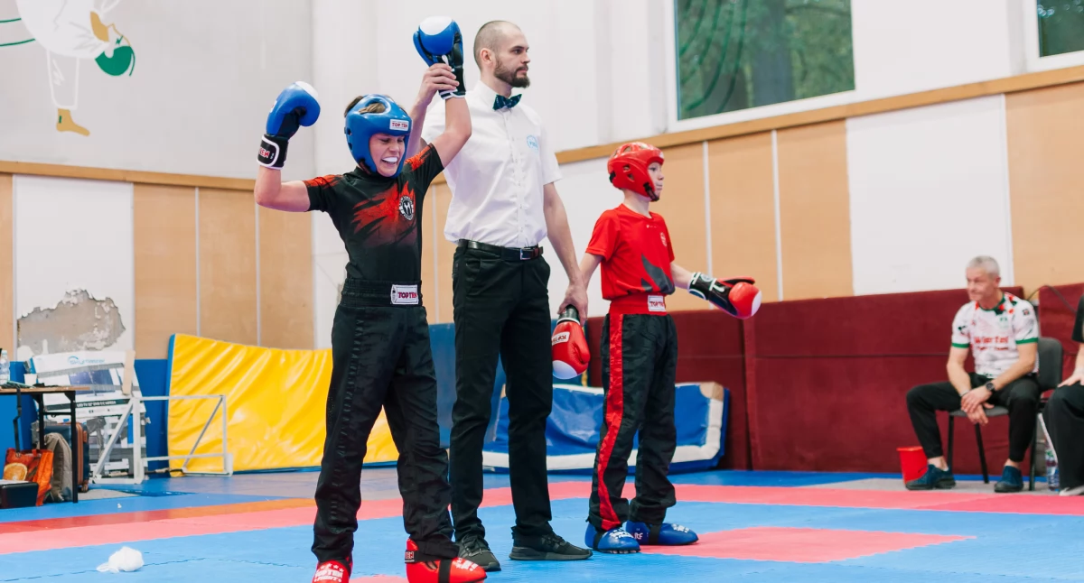 Młode talenty w natarciu! Złote medale dla Mikołaja Prusinowskiego i Maksymiliana Kondrackiego na Warszawskiej Olimpiadzie Młodzieży
