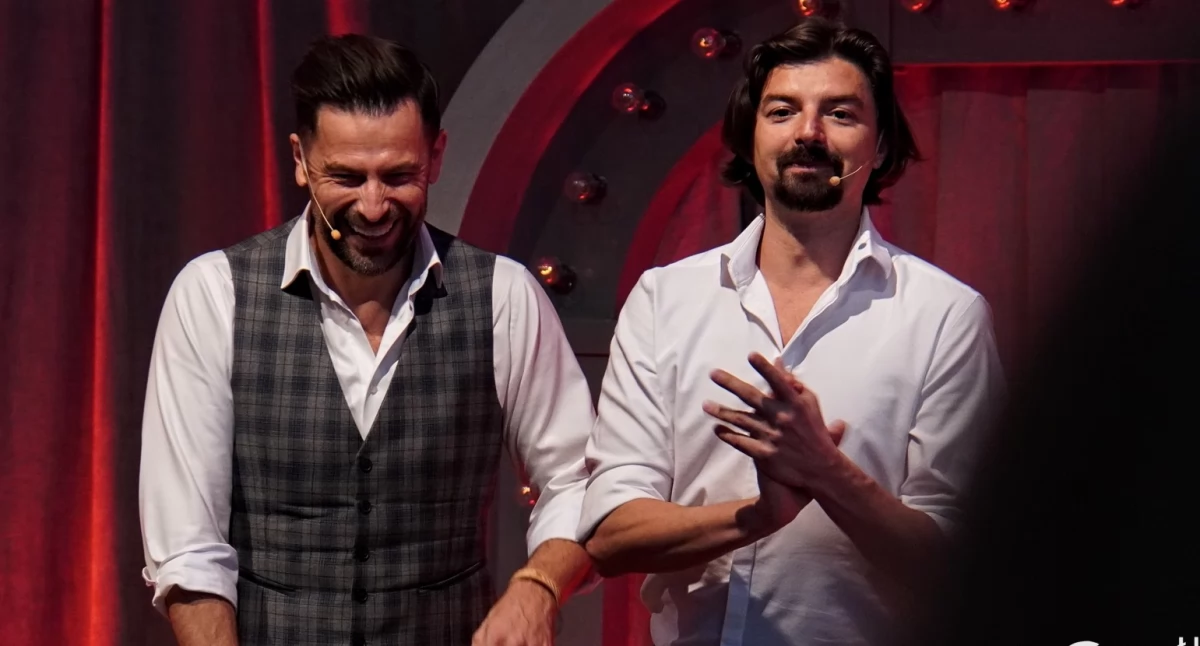 Kabaret Paranienormalni rozbawił Łuków do łez! Rewelacyjny występ w I LO [ZDJĘCIA]