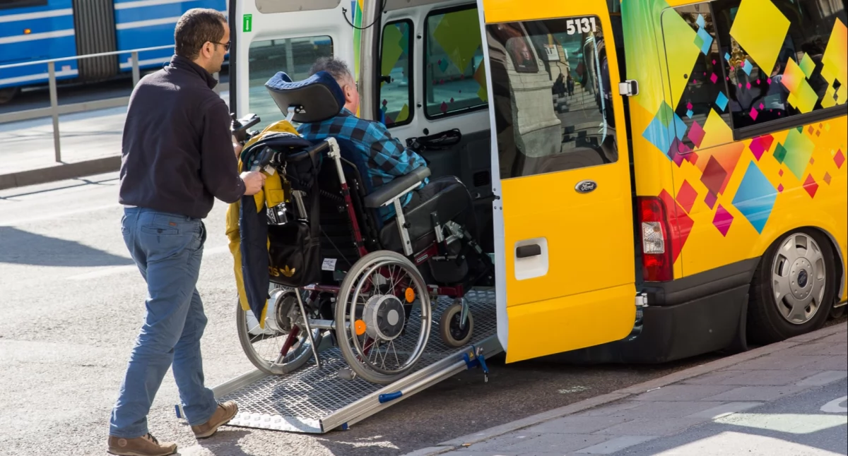 Łuków wspiera niepełnosprawnych uczniów. Blisko 50 tys. zł na transport!