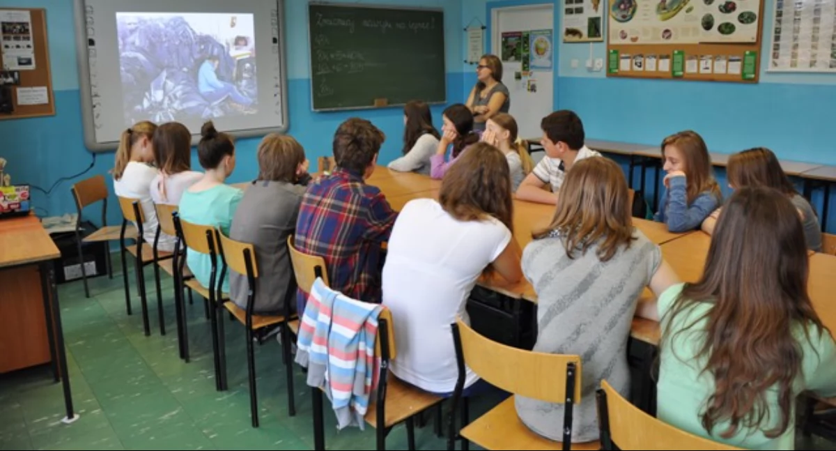Plebiscyt Edukacyjny 2024: Kto zostanie nauczycielem roku? Zobacz nominowanych z powiatu łukowskiego!