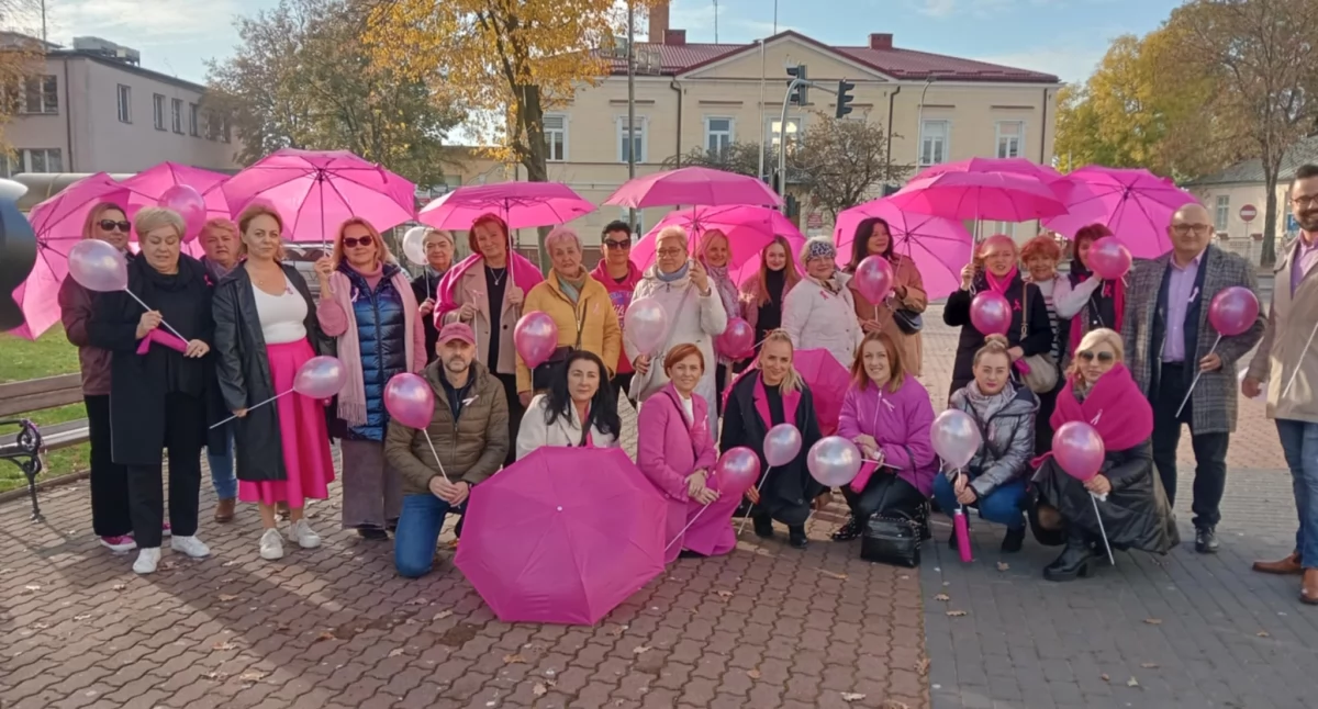 Pierwszy Łukowski Marsz Różowej Wstążki przeszedł ulicami miasta – mieszkańcy Łukowa solidarnie wsparli walkę z rakiem piersi