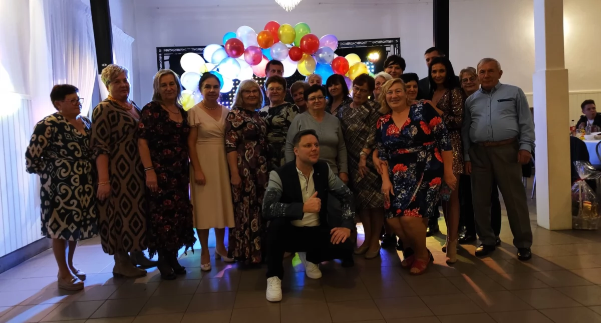 Seniorzy w Gminie Trzebieszów świętowali z wielkim rozmachem! Gminny Dzień Seniora pełen radości i wspólnej zabawy!