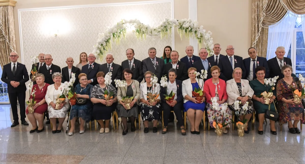 Złote Gody w Gminie Łuków. 50-lecie pożycia małżeńskiego uhonorowane przez władze [ZDJĘCIA}