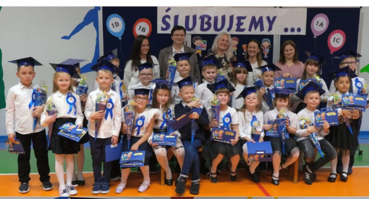 Wielkie święto w Szkole Podstawowej Nr 4 w Łukowie! 90 pierwszoklasistów pasowanych na ucznia!