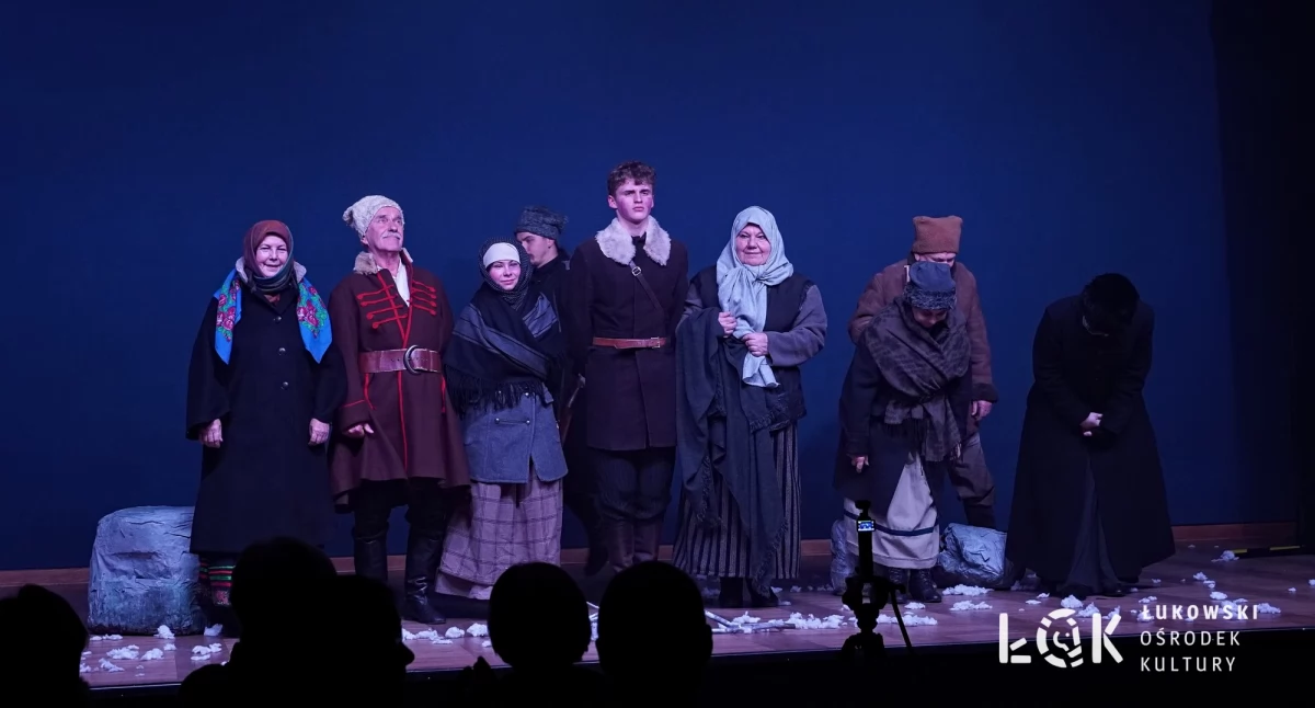 Od „Upadku” do „Zawiniątka”: Niezwykły wieczór teatralny w Łukowskim Ośrodku Kultury [ZDJĘCIA]