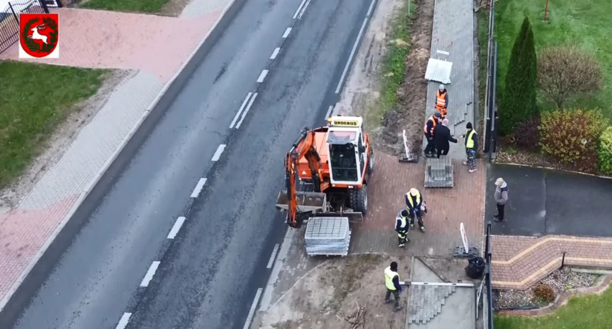 Nowy chodnik w Świdrach – inwestycja dla bezpieczeństwa pieszych